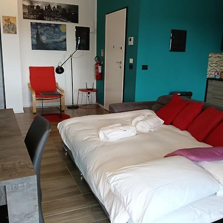 Kind Park - Sleek Apartment With Terrace & Parking Μπάρι Εξωτερικό φωτογραφία